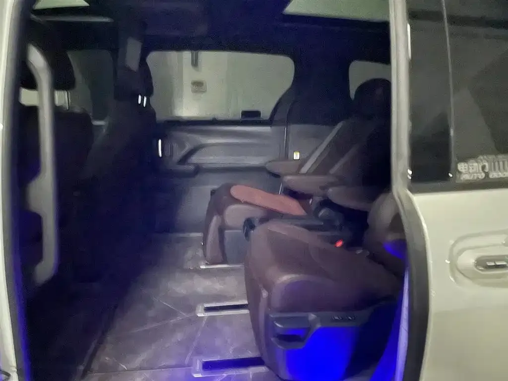 Toyota Sienna 2022 из CN, фото 9