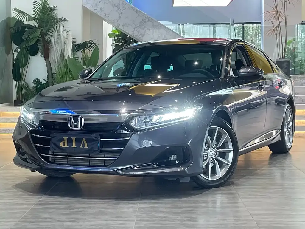 Honda Accord — фото 1