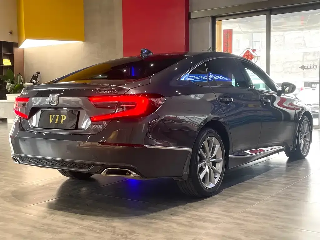 Honda Accord — фото 6