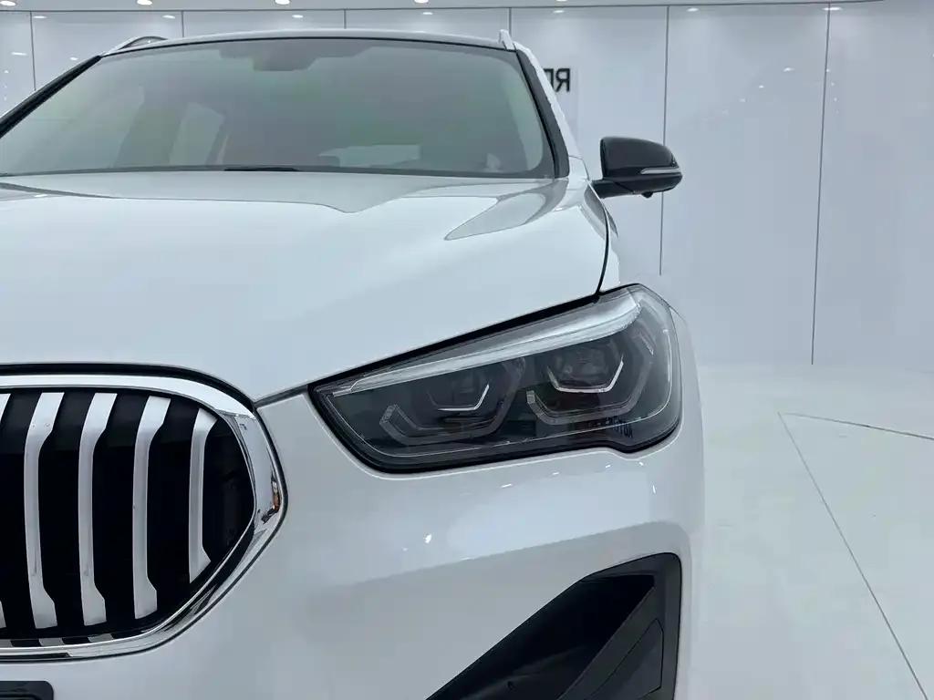 BMW X1 — фото 10
