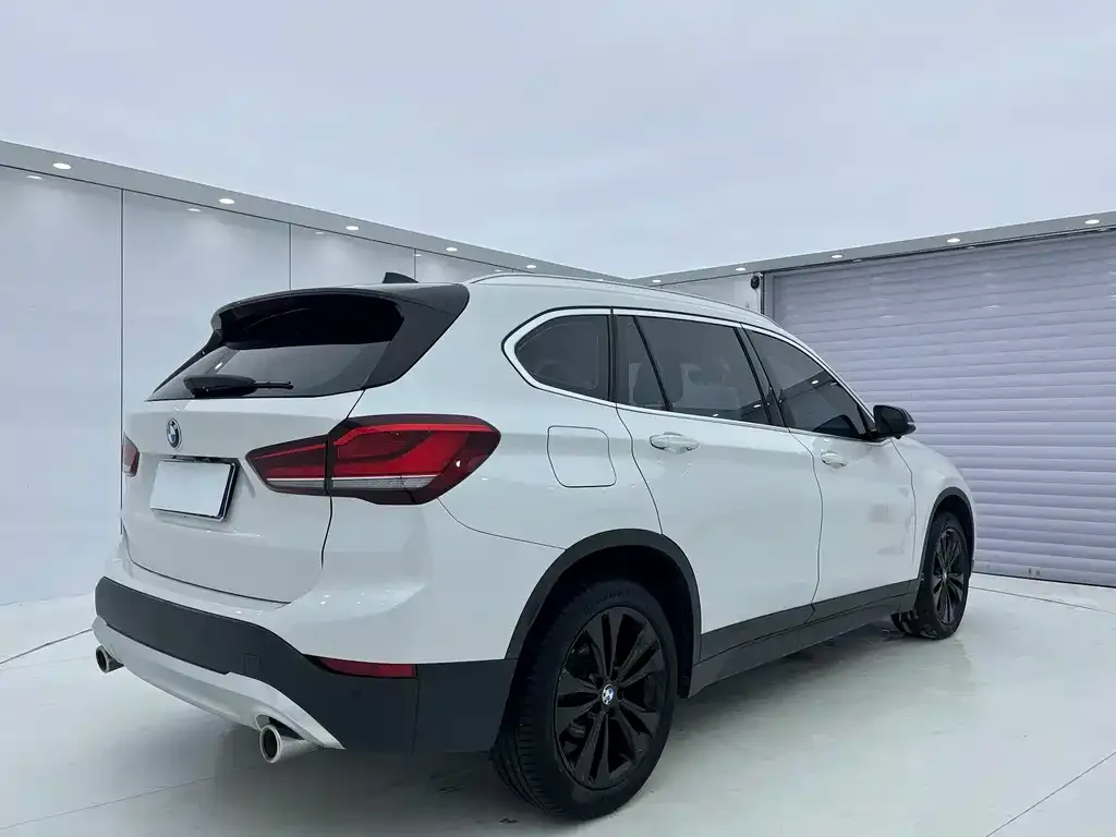 BMW X1 — фото 9