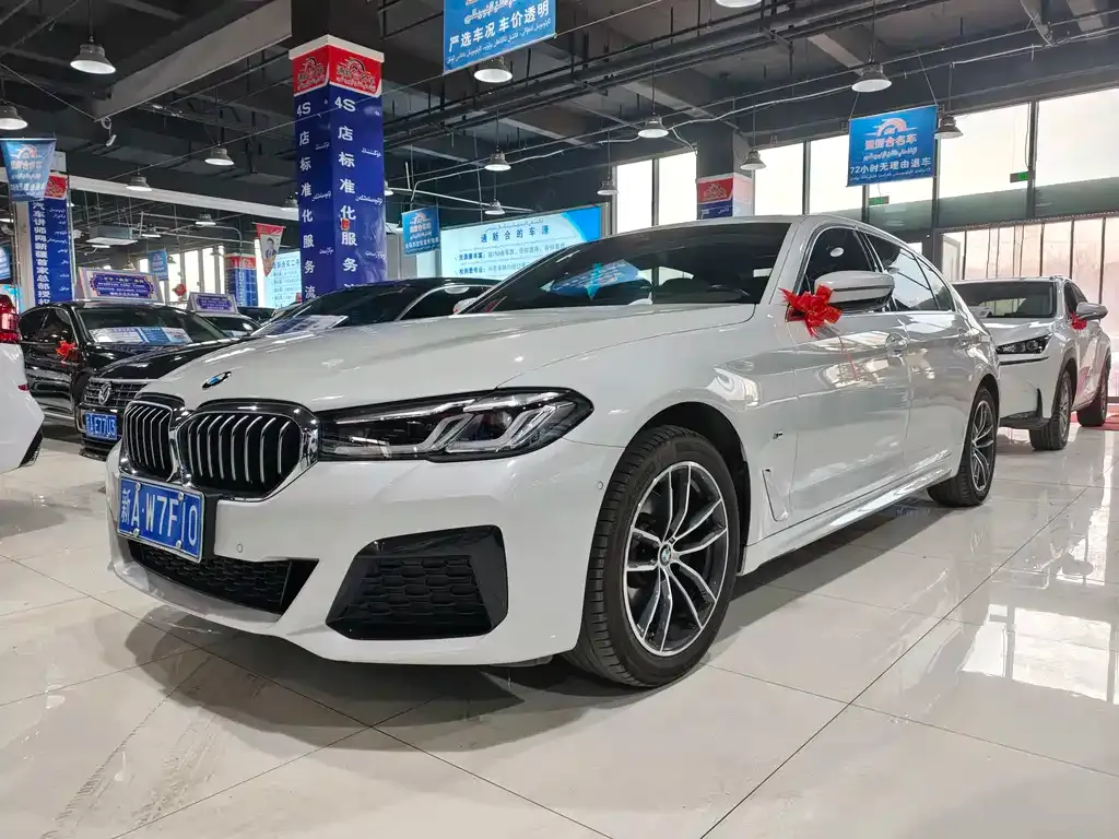 BMW 5 Series — фото 1