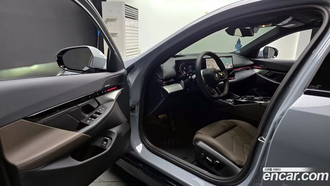 BMW 5-Series 2024 из KR, фото 10