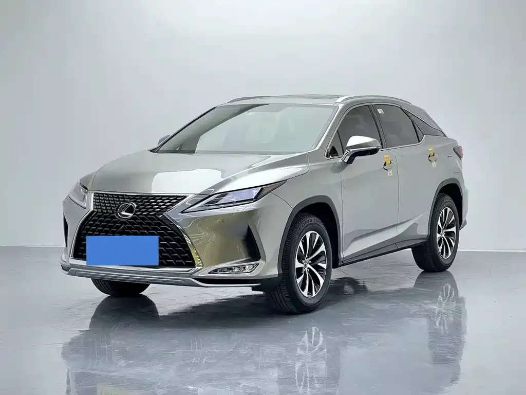Lexus RX — фото 1