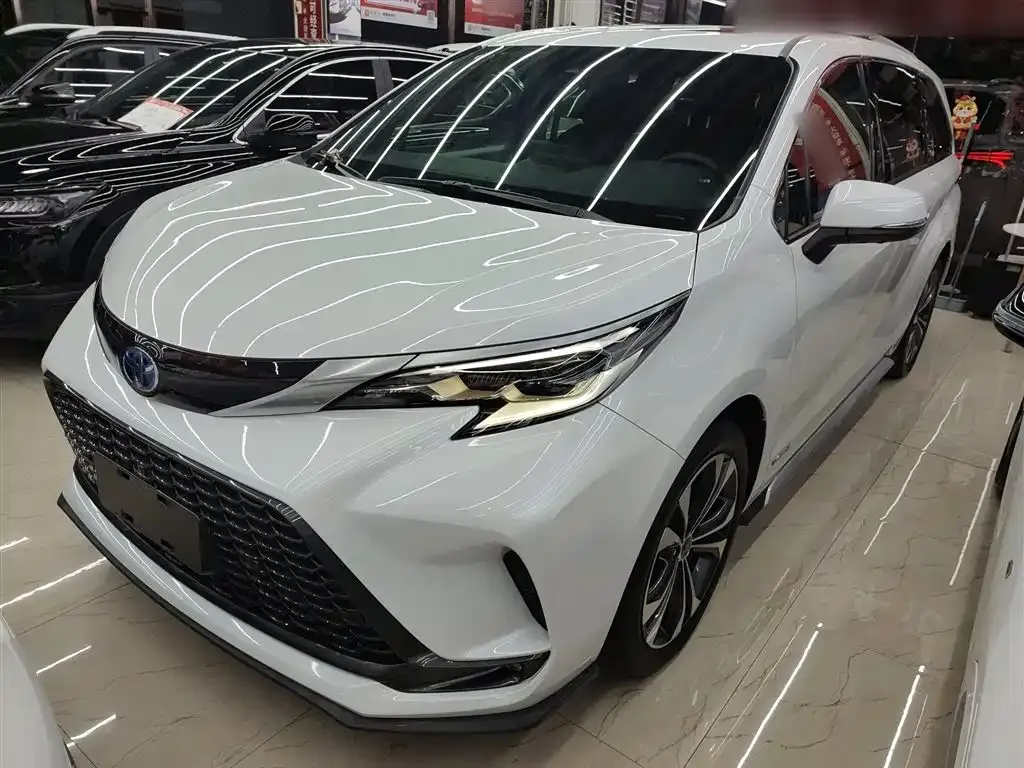 Toyota Granvia 2023 из CN, фото 1