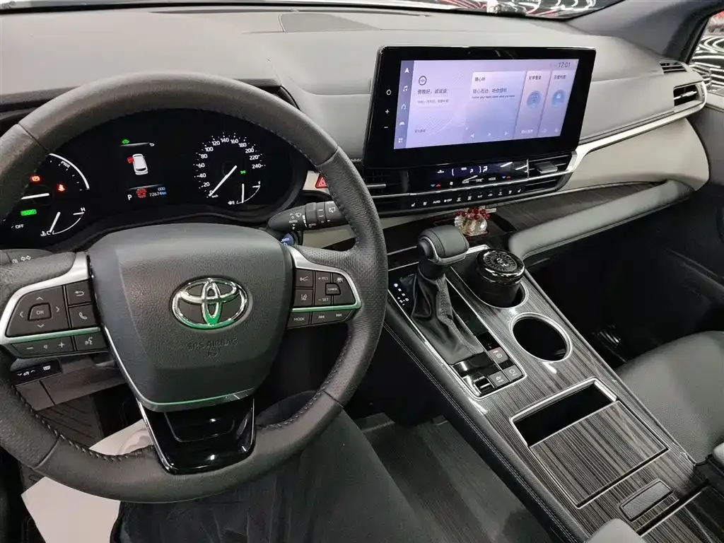 Toyota Granvia 2023 из CN, фото 10