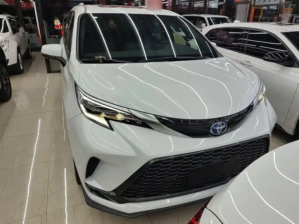 Toyota Granvia 2023 из CN, фото 3