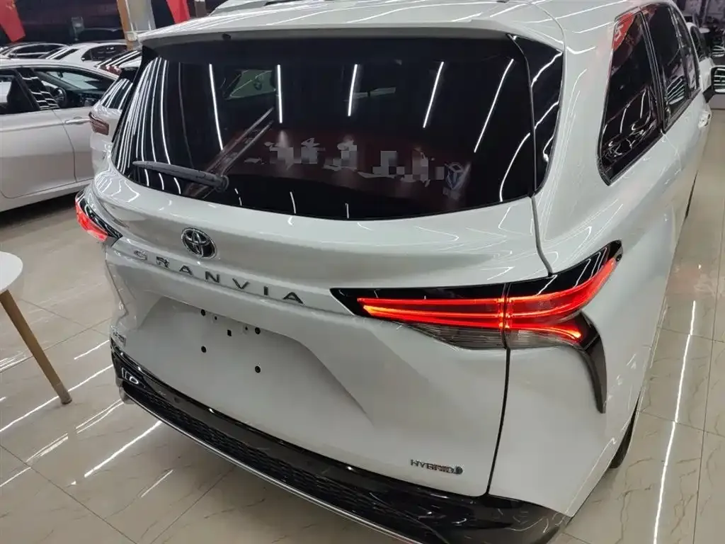 Toyota Granvia 2023 из CN, фото 6