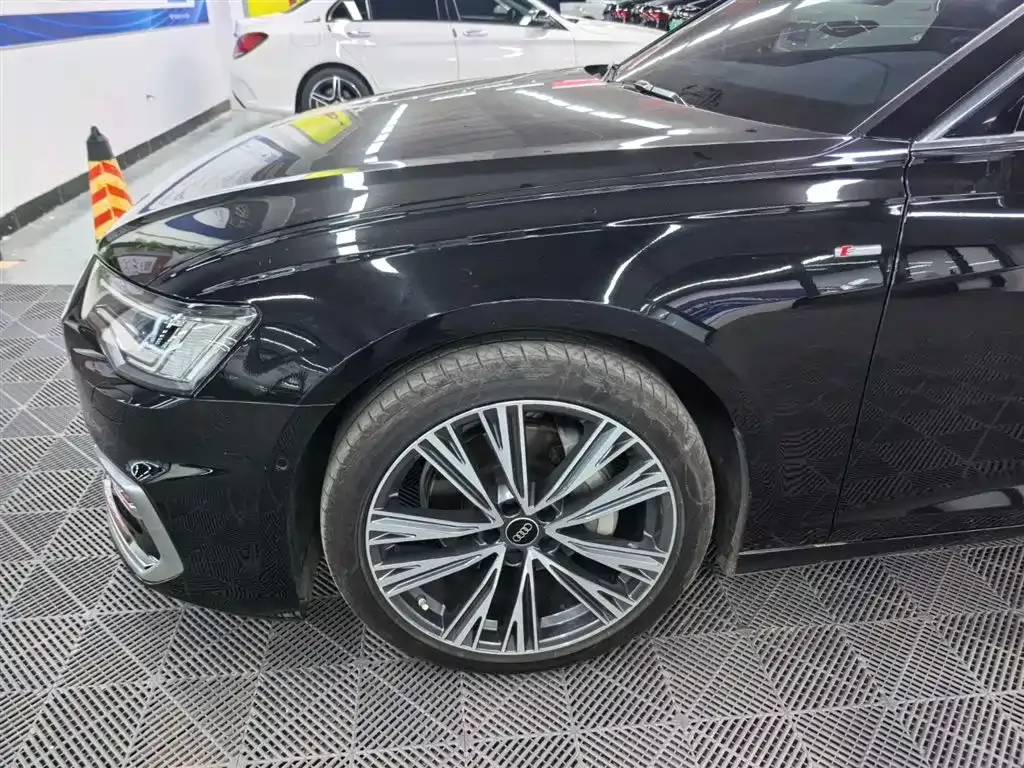 Audi A6L 2023 из CN, фото 5