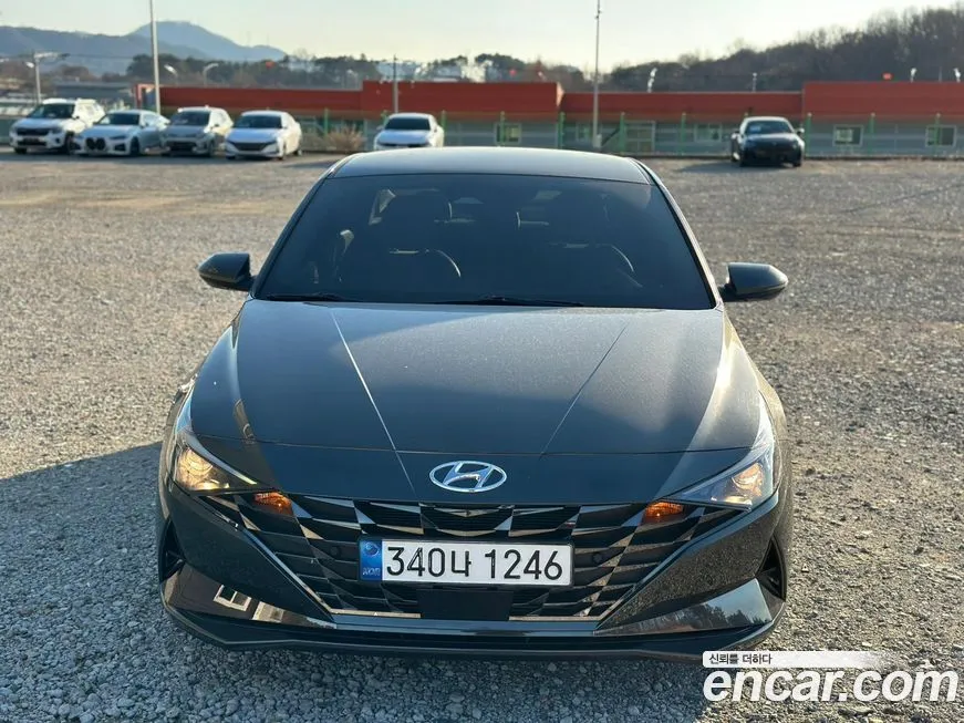 Hyundai AVANTE — фото 1