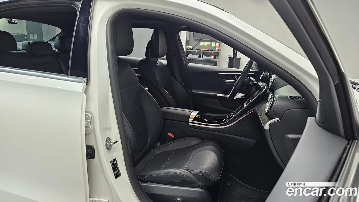Mercedes-Benz C-Class 2023 из KR, фото 10