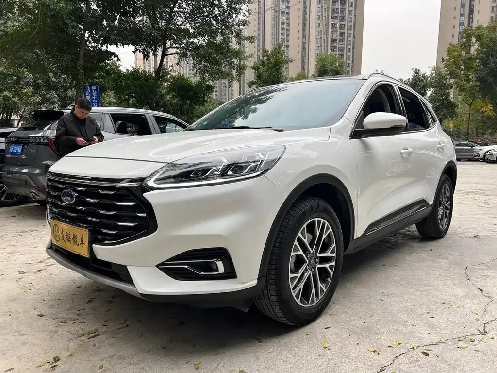 Ford Escape 2023 из CN, фото 1
