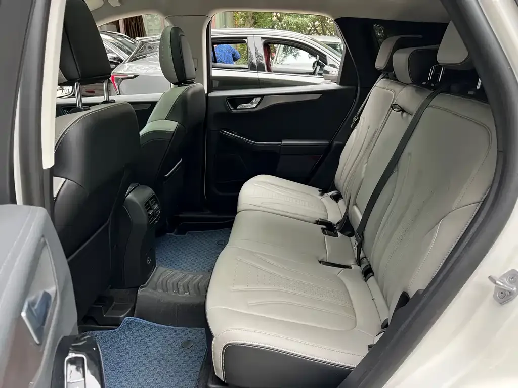 Ford Escape 2023 из CN, фото 10