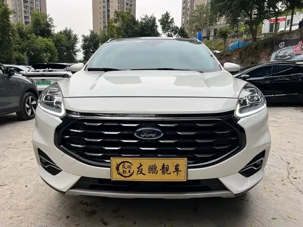 Ford Escape 2023 из CN, фото 2