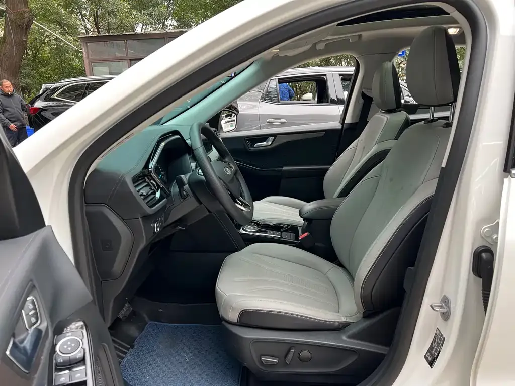 Ford Escape 2023 из CN, фото 8