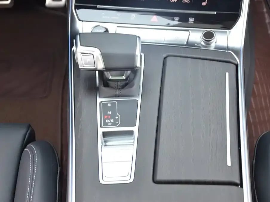 Audi A6L 2025 из CN, фото 9