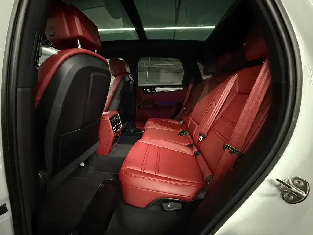 Porsche Cayenne 2023 из CN, фото 8