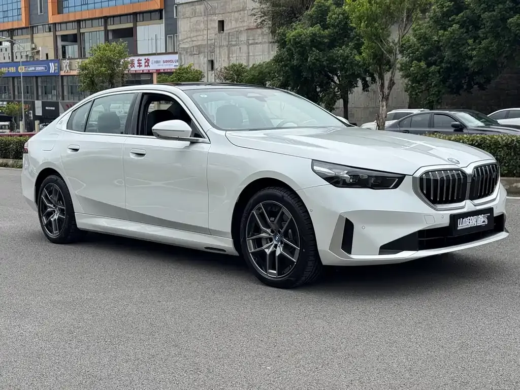 BMW i5 2024 из CN, фото 3