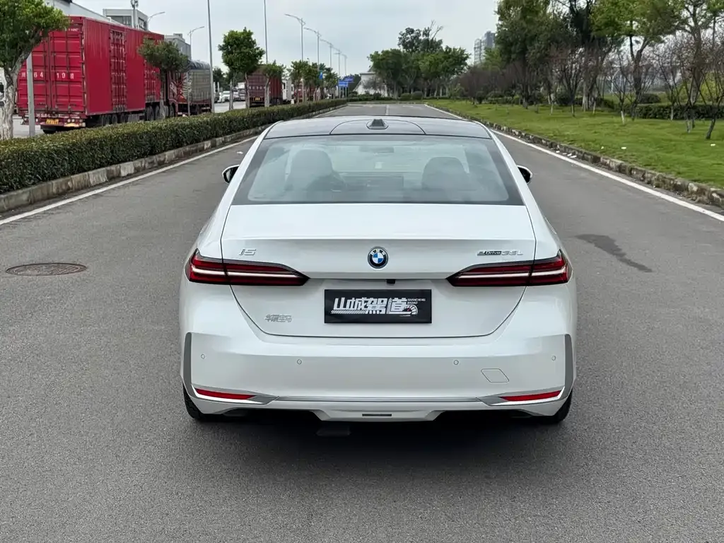 BMW i5 2024 из CN, фото 4