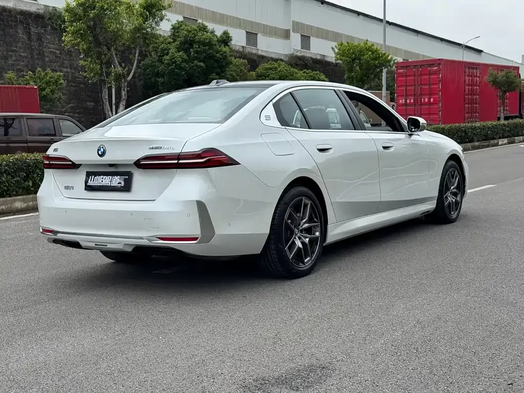 BMW i5 2024 из CN, фото 5