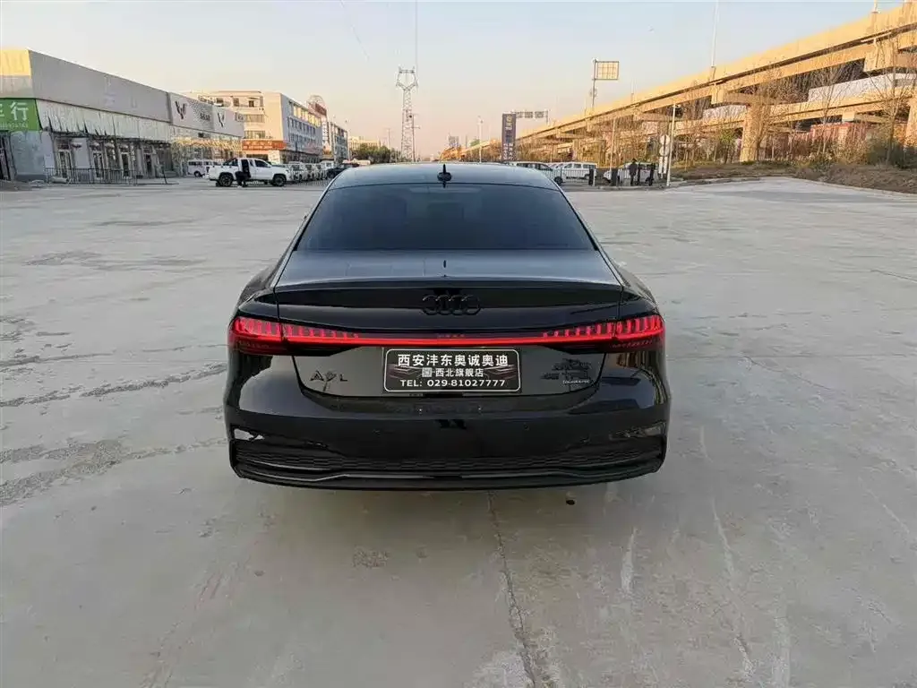 Audi A7L 2023 из CN, фото 4