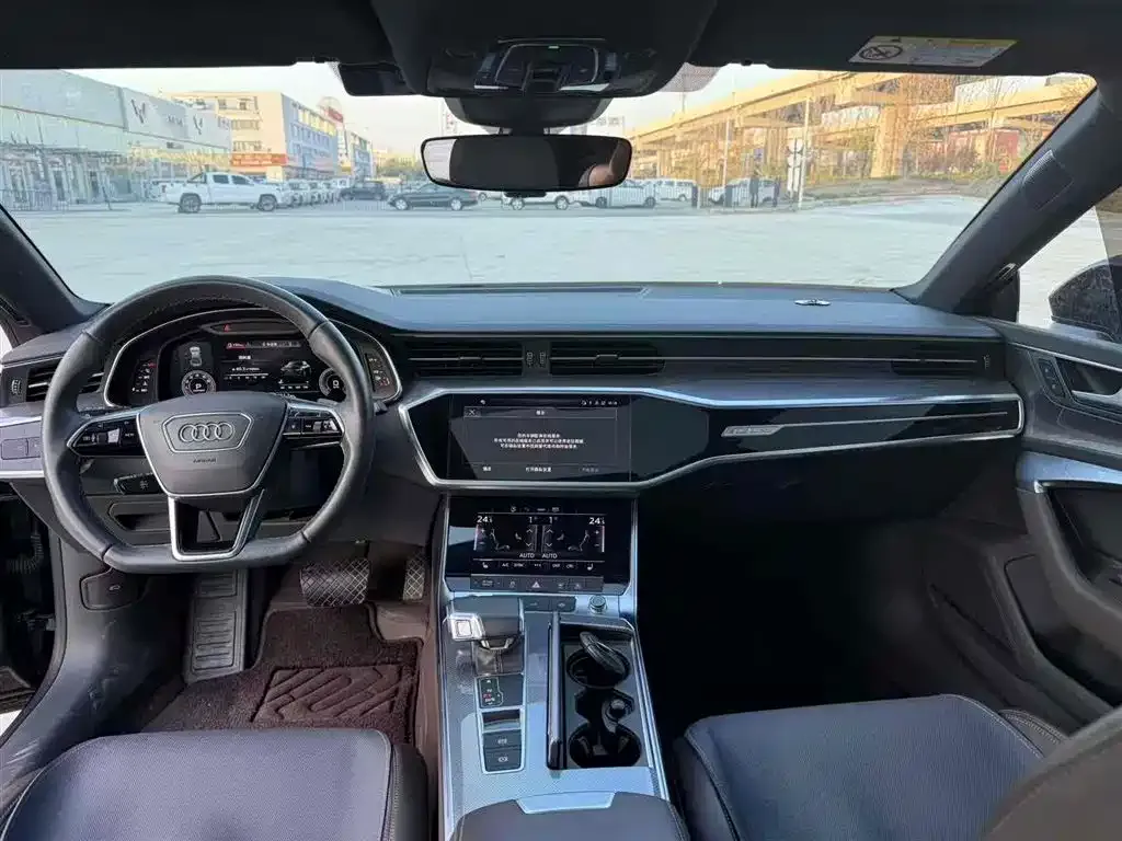 Audi A7L 2023 из CN, фото 6