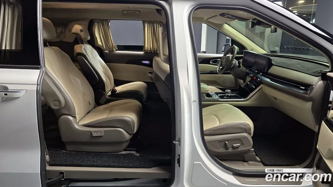 Kia Carnival — фото 10