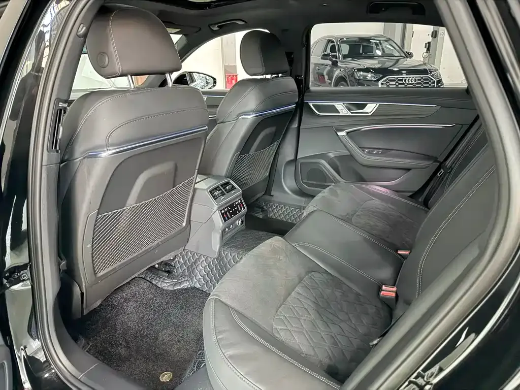 Audi A6L 2024 из CN, фото 6