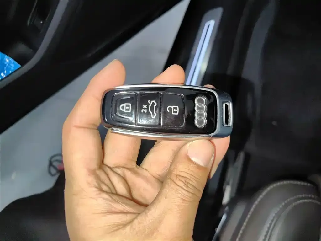 Audi A8 2021 из CN, фото 9