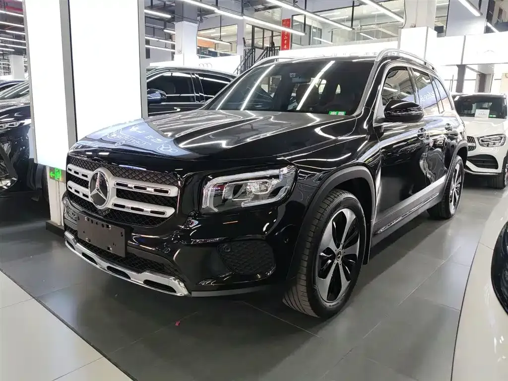 Mercedes-Benz GLB — фото 1