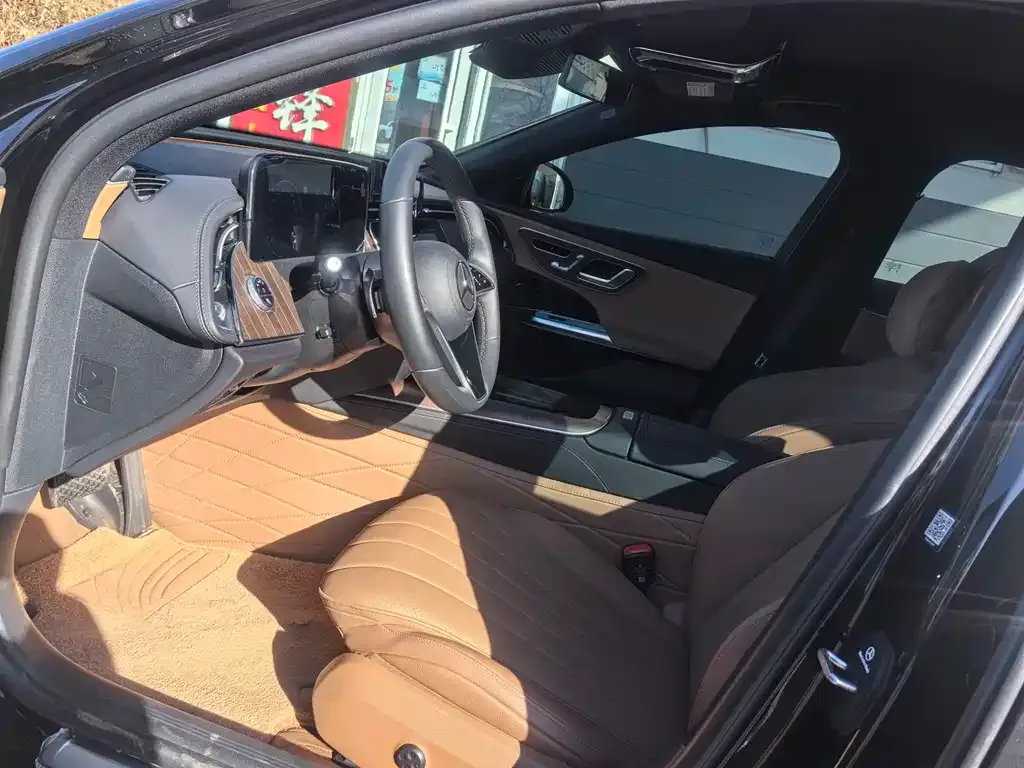 Mercedes-Benz E-Class 2024 из CN, фото 4