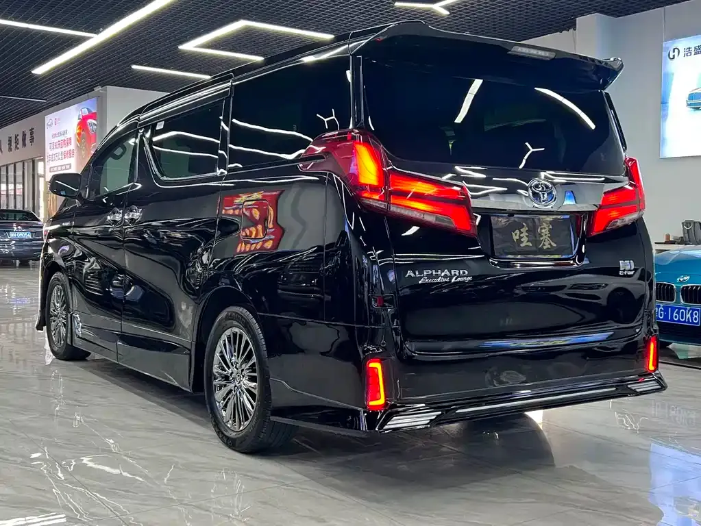 Toyota Alphard 2022 из CN, фото 2