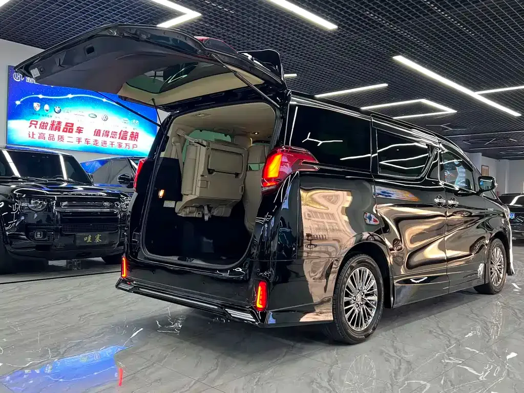 Toyota Alphard 2022 из CN, фото 5