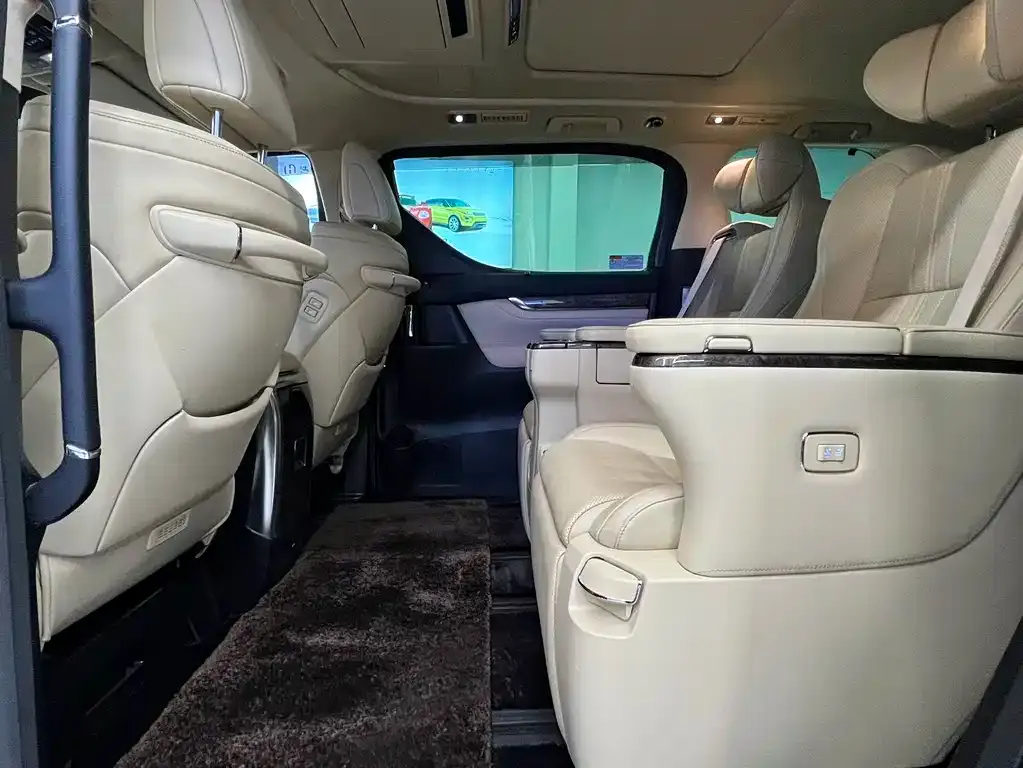 Toyota Alphard 2022 из CN, фото 8