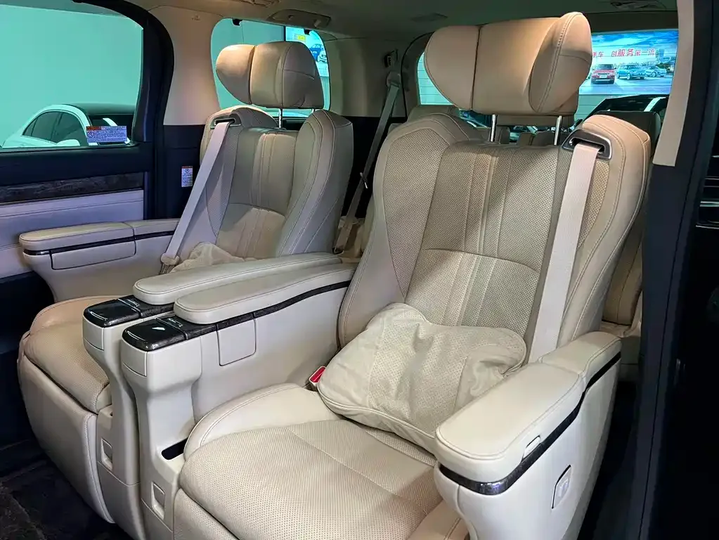Toyota Alphard 2022 из CN, фото 9