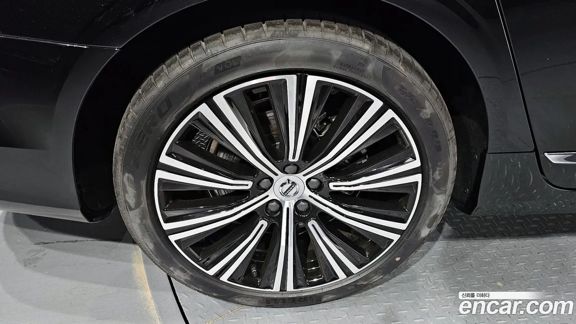 Volvo S90 2024 из KR, фото 5