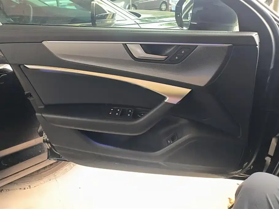 Audi A6L 2021 из CN, фото 7