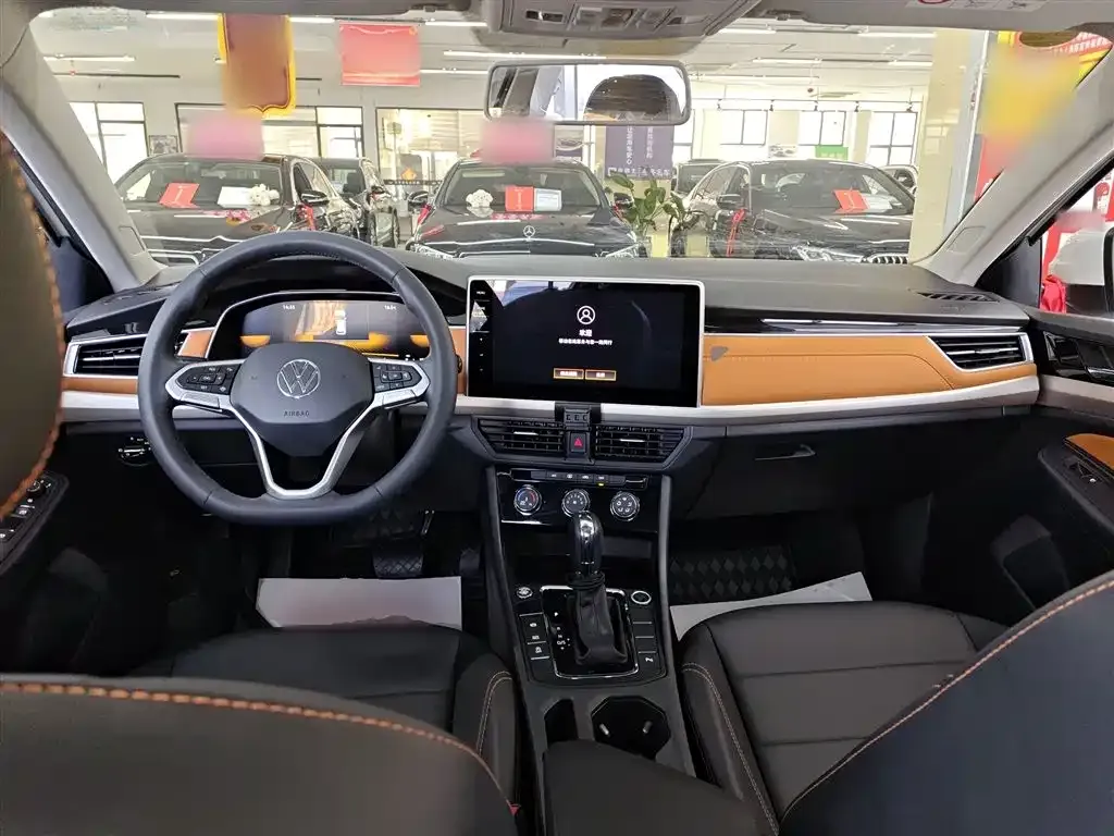 Volkswagen Bora 2023 из CN, фото 10