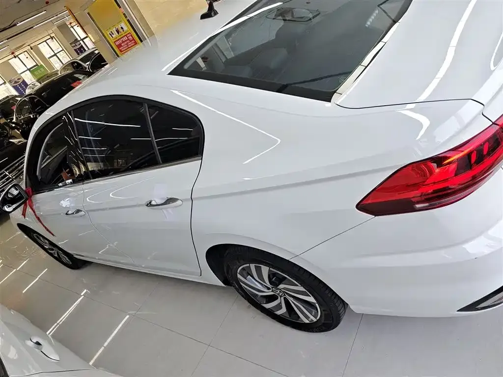 Volkswagen Bora 2023 из CN, фото 5