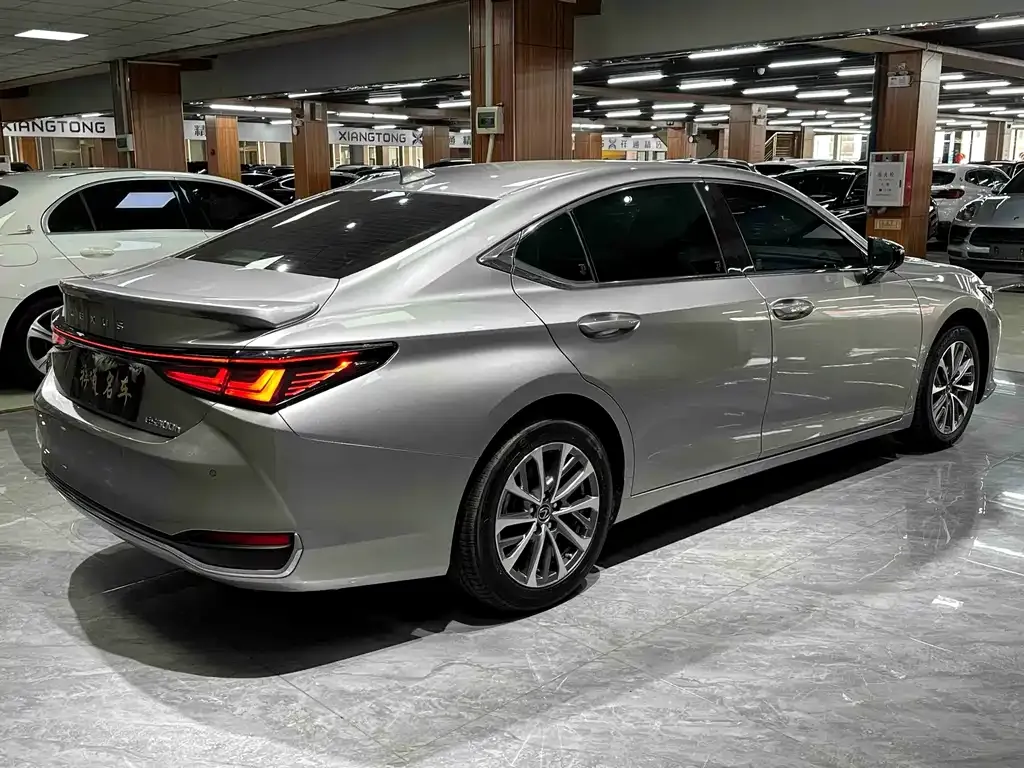 Lexus ES 2025 из CN, фото 10