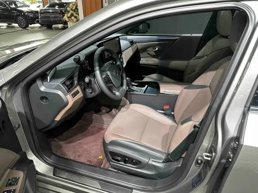 Lexus ES 2025 из CN, фото 3