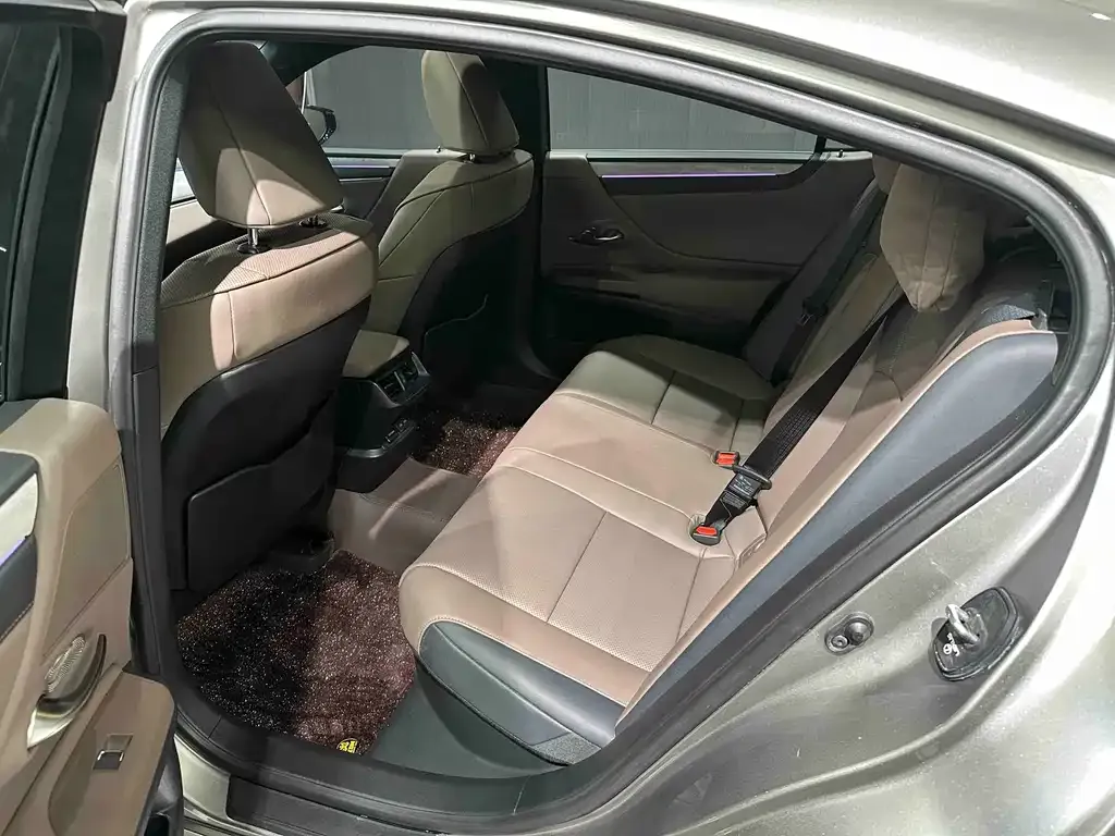 Lexus ES 2025 из CN, фото 8