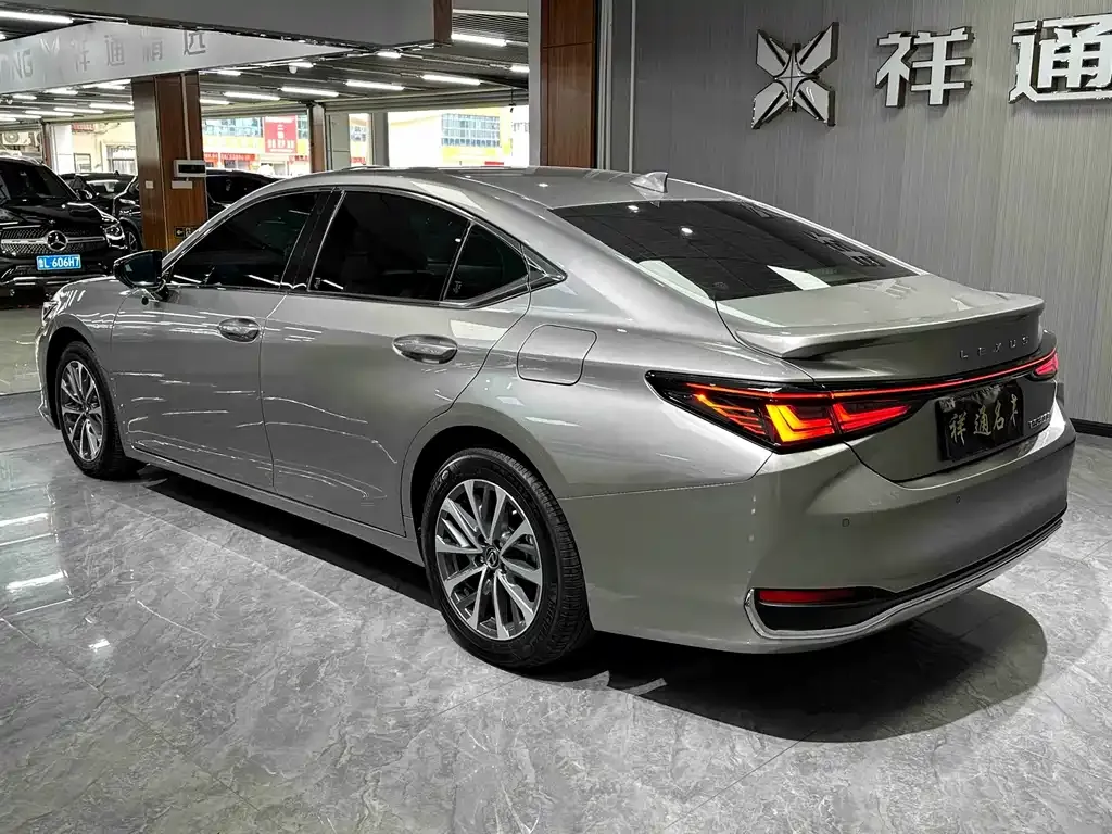 Lexus ES 2025 из CN, фото 9