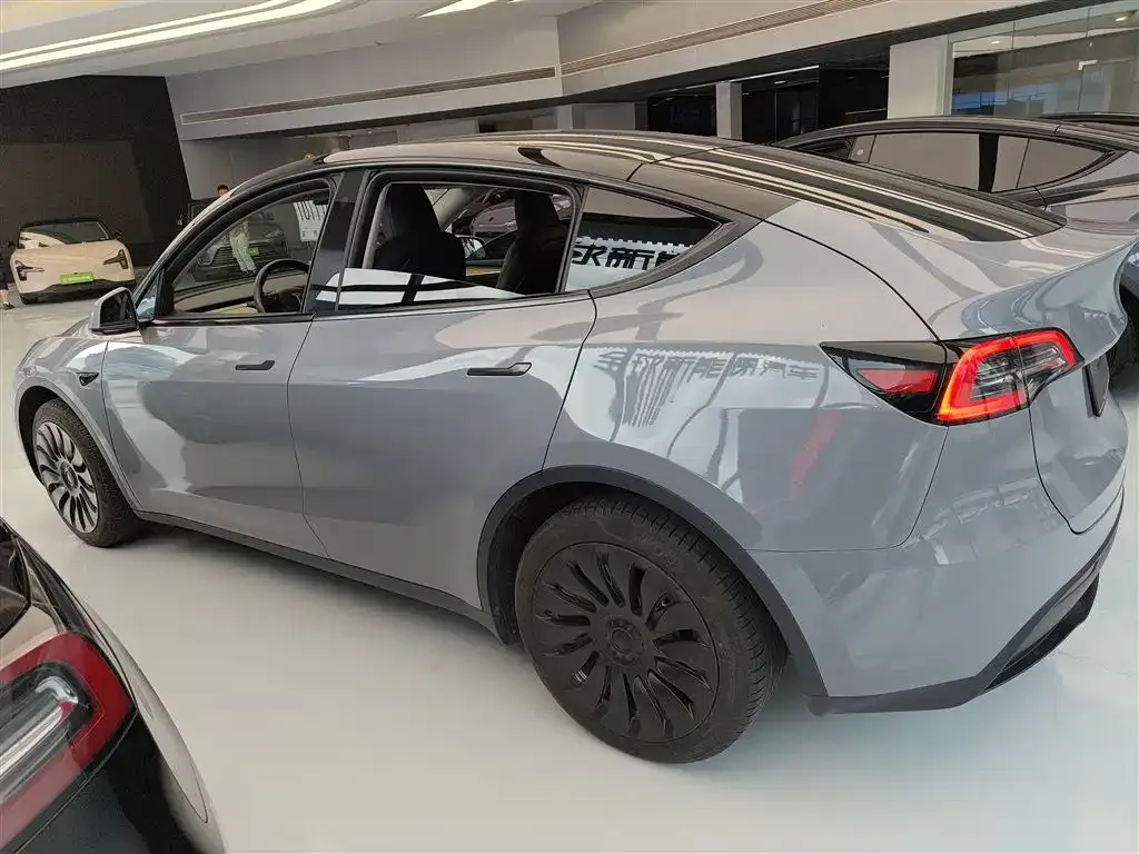 Tesla Model Y 2023 из CN, фото 5