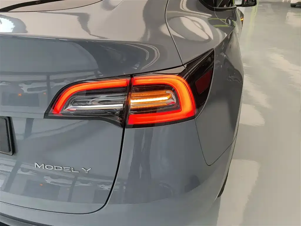 Tesla Model Y 2023 из CN, фото 8