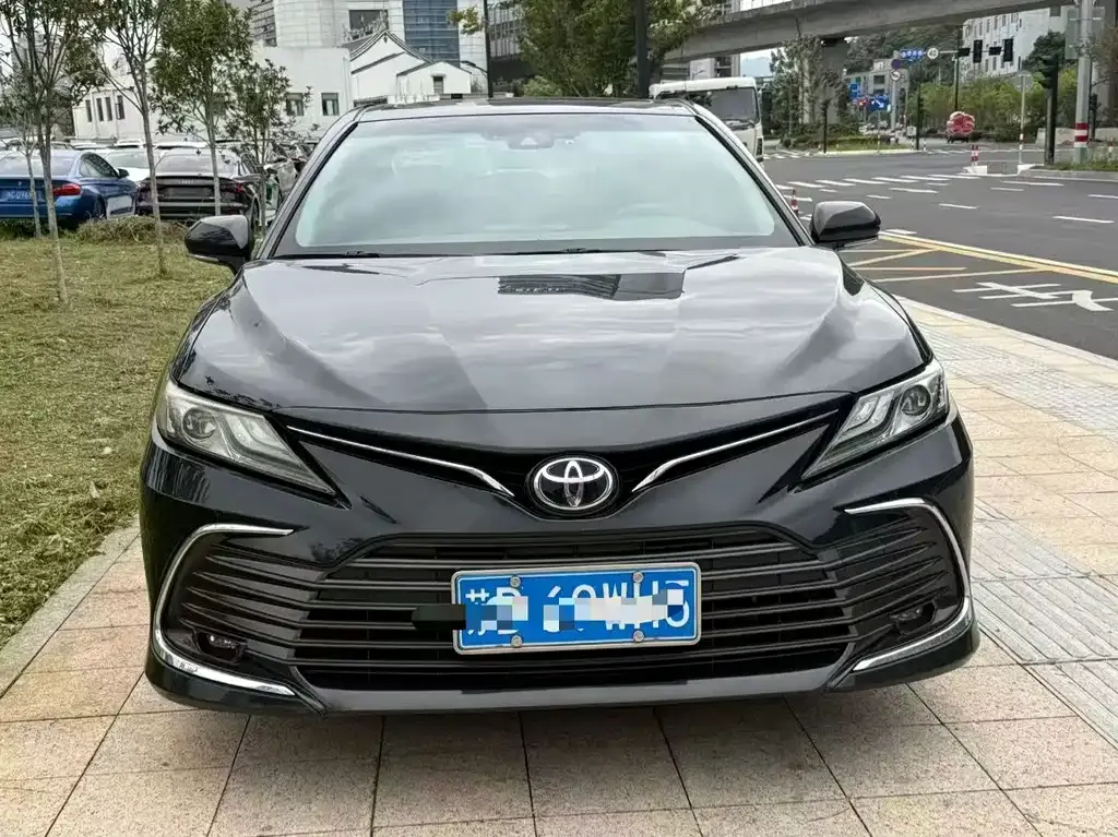 Toyota Camry 2023 из CN, фото 2