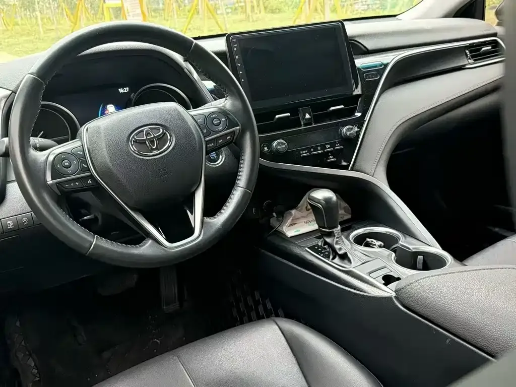 Toyota Camry 2023 из CN, фото 5