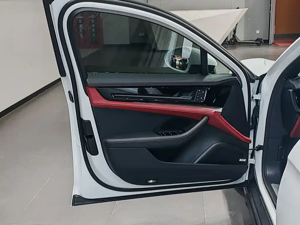 Porsche Panamera 2024 из CN, фото 10