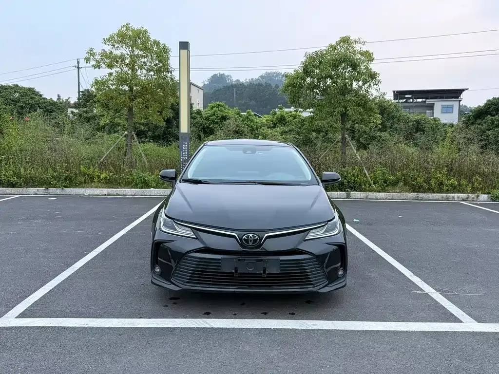 Toyota Corolla — фото 2