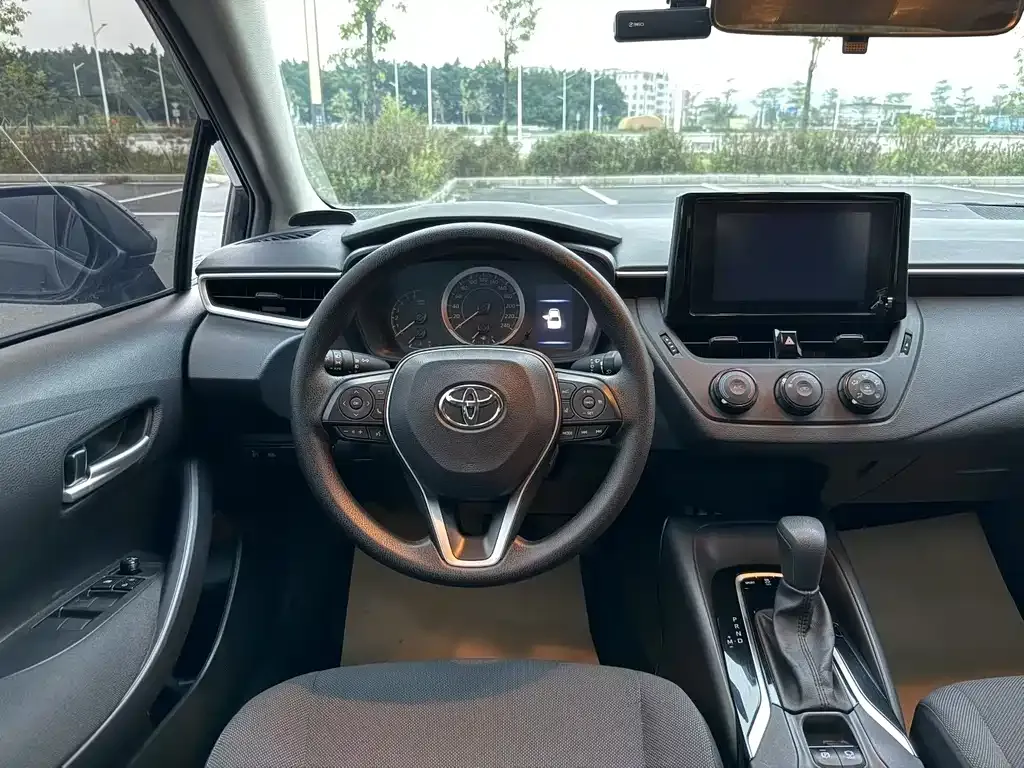 Toyota Corolla — фото 4